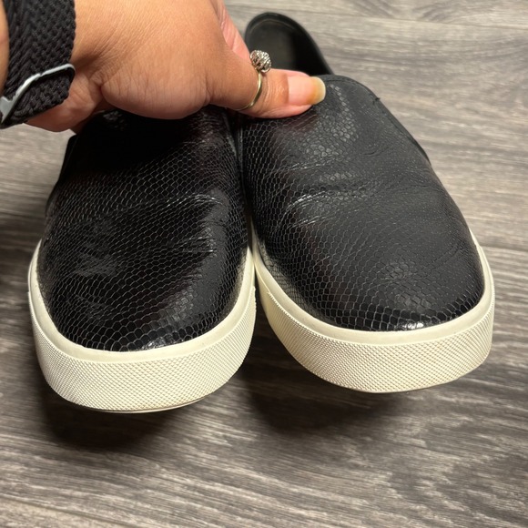 Vince Blair 5 Black Snake Print Slip On Sneakers Womens Size 8.5 Low Top Leather - Picture 5 of 11